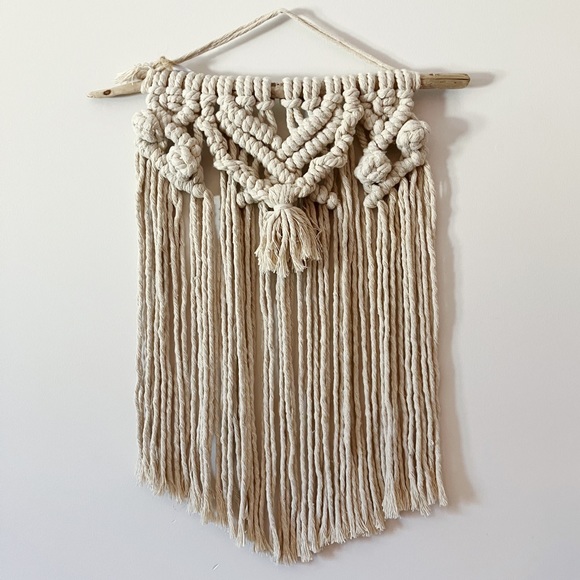 Handmade Beige Macramé Wall Hanging - Picture 1 of 3